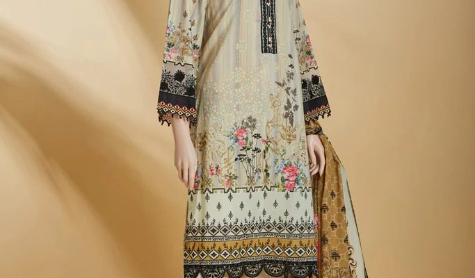 Amazing Look Saya Azadi Stock Offer 2024 Flat 30% Off