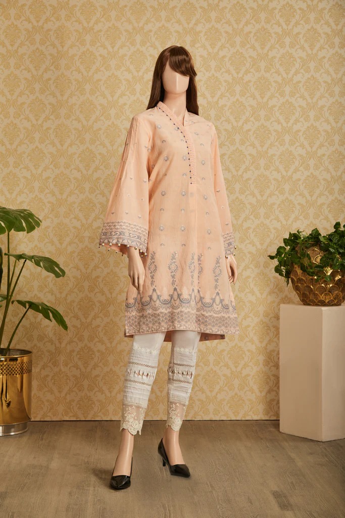 Amazing Look Saya Azadi Stock Offer 2024 Flat 30% Off