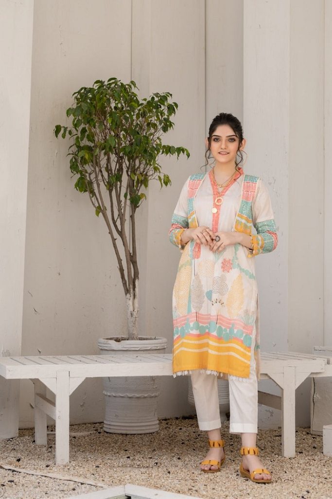 Classy Suit Ellena Azadi Sale Offer in 2024-25 Flat 30% Off 