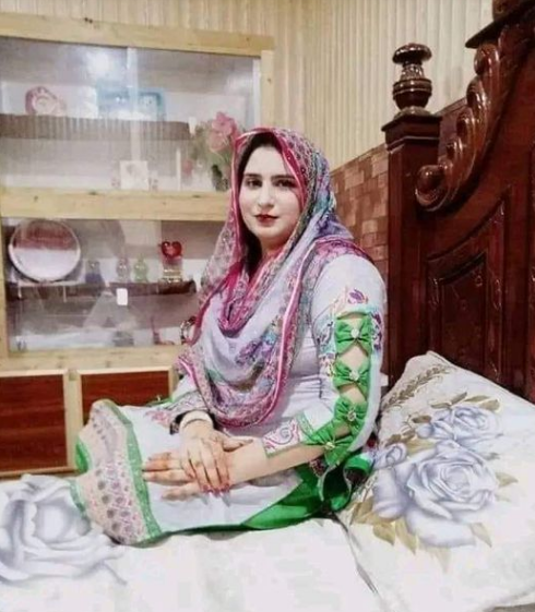 Mara Name Azra Bibi Ha (Divorced) From Multan City 