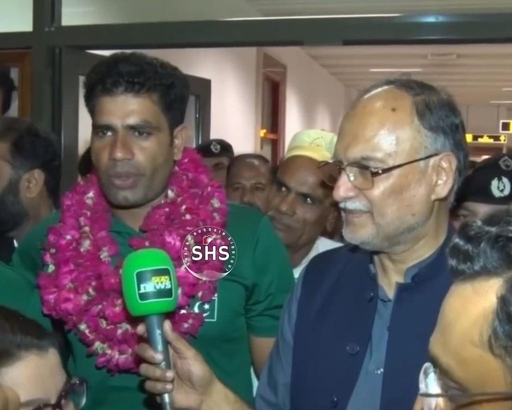 The Arshad Nadeem Great Welcomed At Lahore Airport 2024