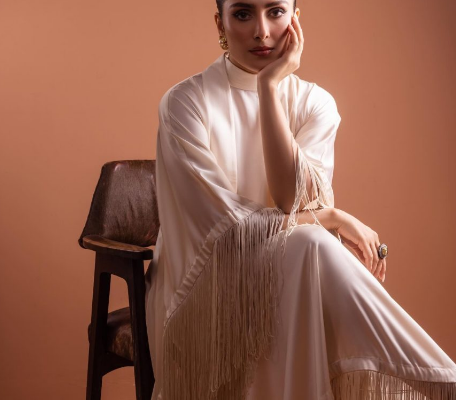 Aiza Khan Emulates Kareena Kapoor Khan Inspiration Looks