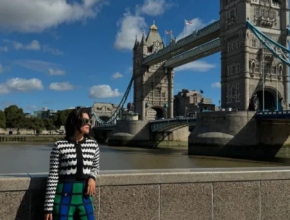 Cute Ayeza Khan’s Style Shiny Picks 2024 Tour To London